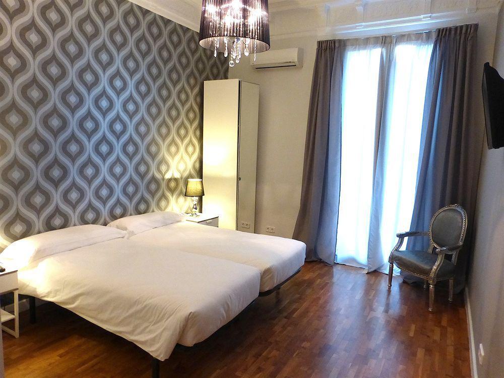 Super Balmes Guest House Barcelona Exterior foto