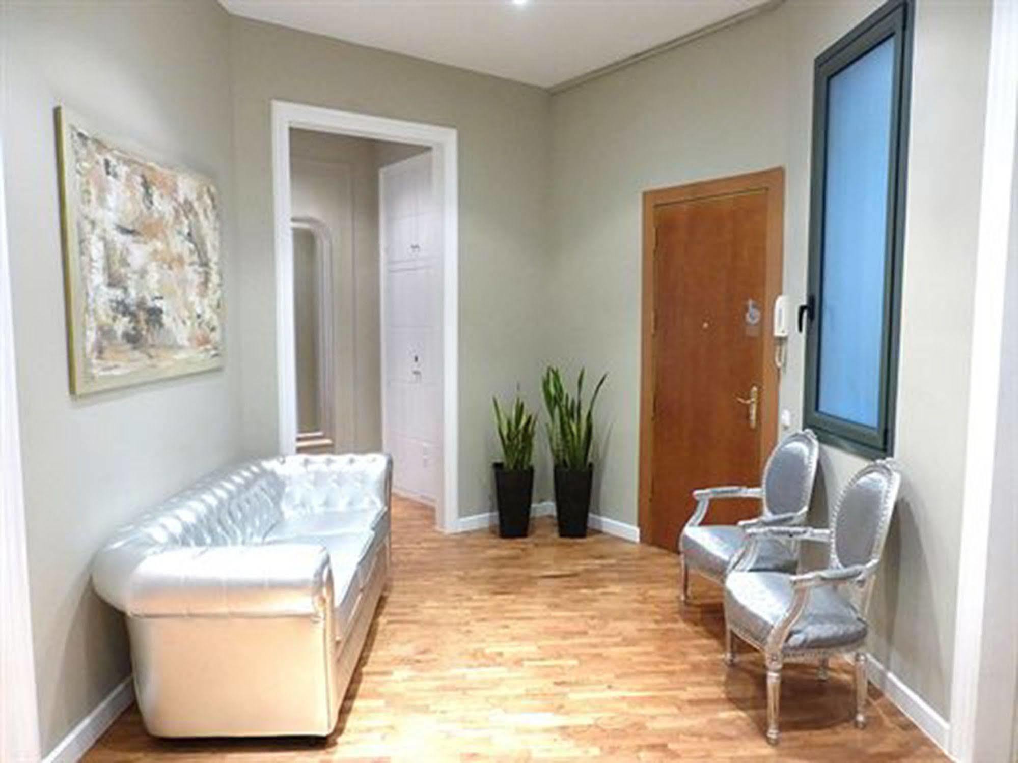 Super Balmes Guest House Barcelona Exterior foto