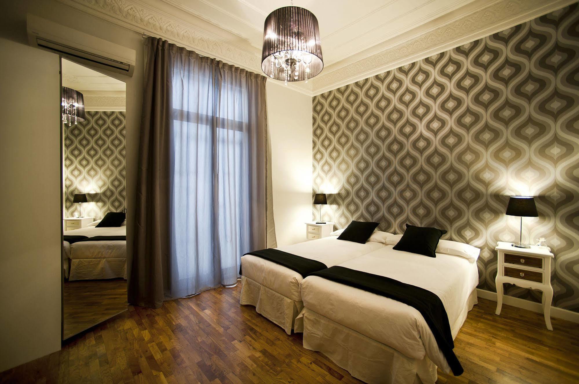 Super Balmes Guest House Barcelona Exterior foto