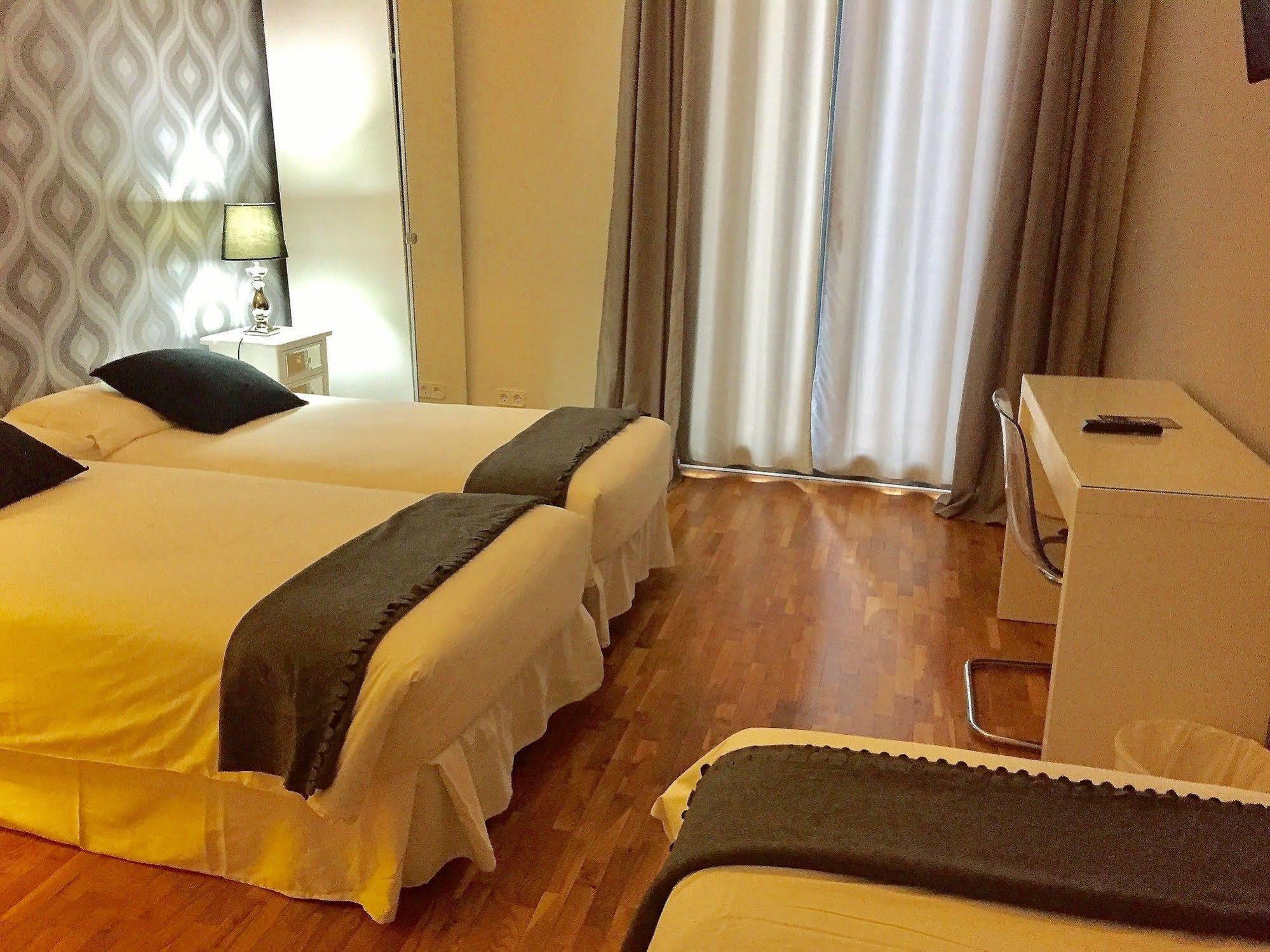 Super Balmes Guest House Barcelona Exterior foto